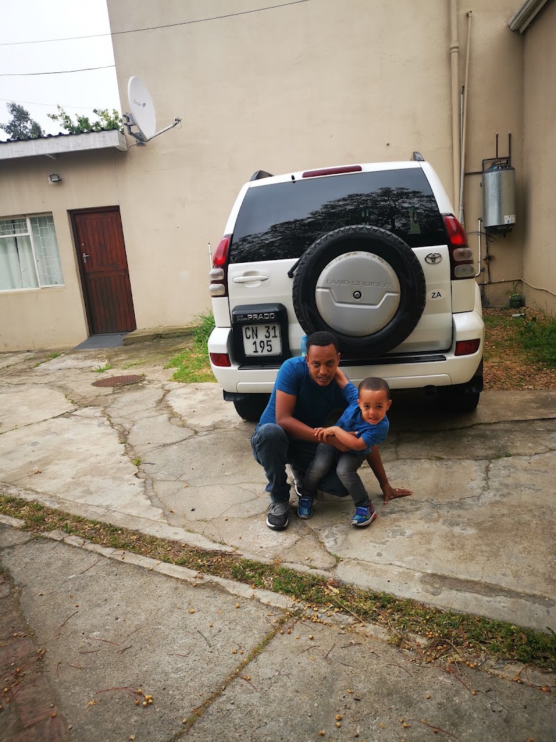 In and Out Car Wash - Photo 2